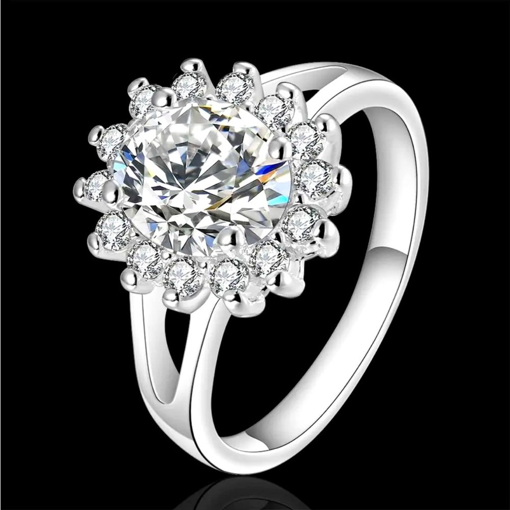 Moissanite Diamond! 925 Sterling Silver size7 READ INFO IN PHOTOS